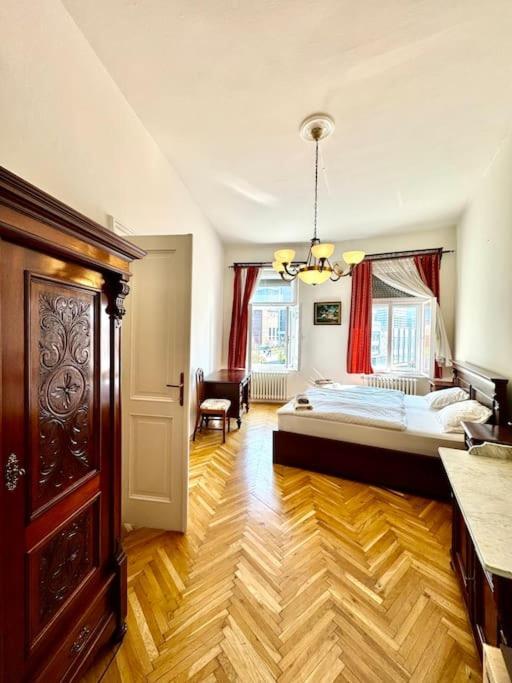 Unique In The Center Apartman *