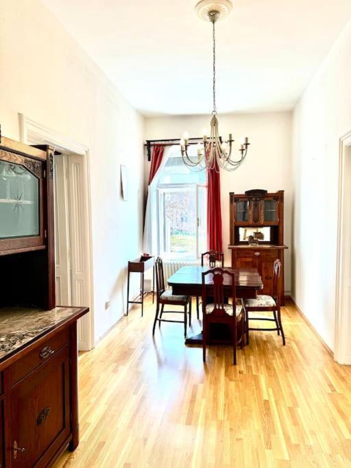 Unique In The Center Apartman
